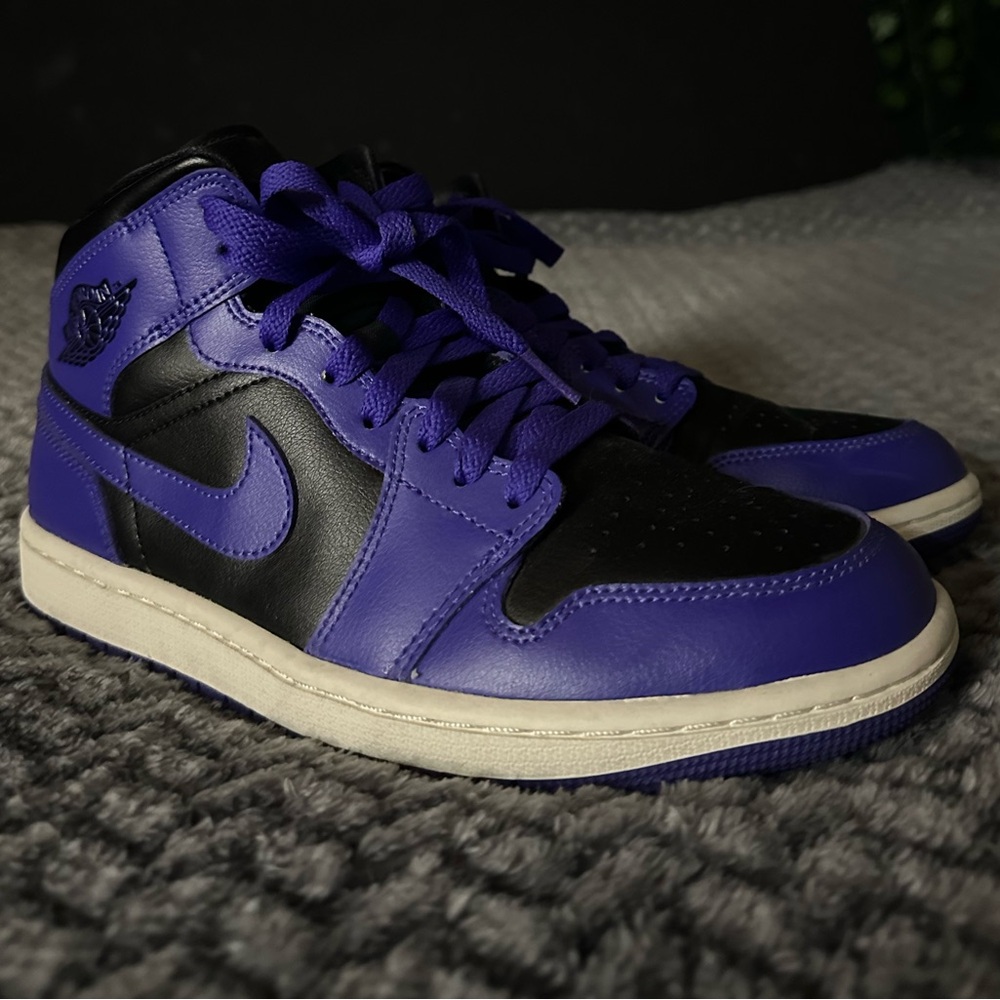 Air Jordan 1 Mid “Dark Concord” W8.5